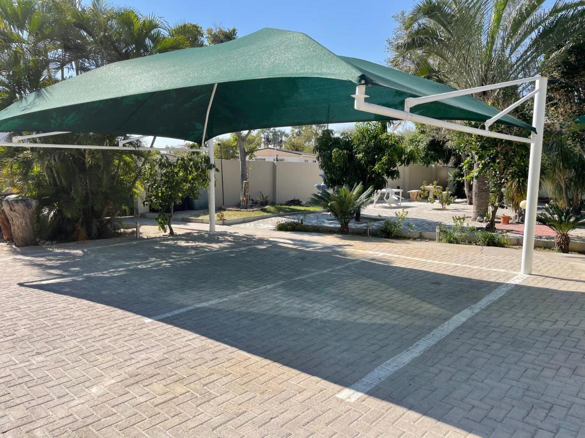 Ry Courtyard Hotel Oshakati Luaran gambar